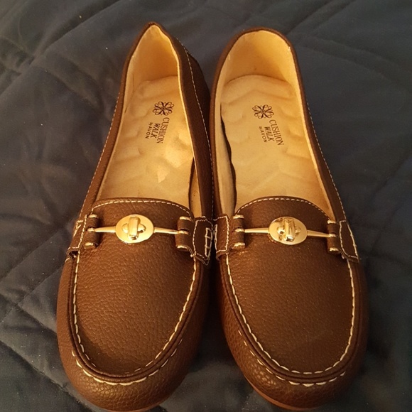 cushion walk loafers